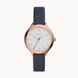 🌼 NWT Fossil navy leather watch